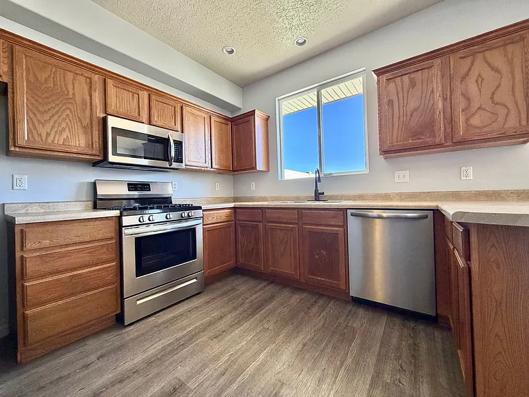 1688 W 3180th St N #G1 — Photo 10