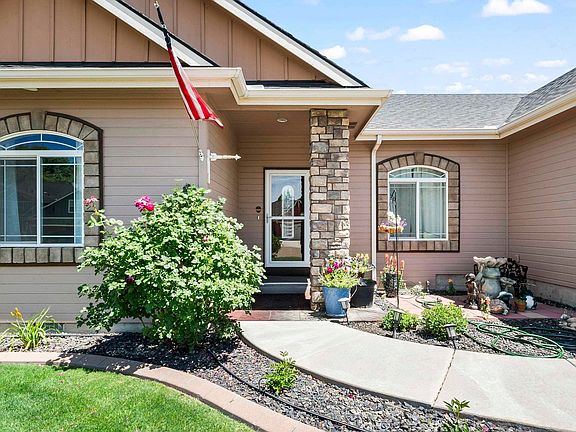 3rd image of 3513 Malibu Pl