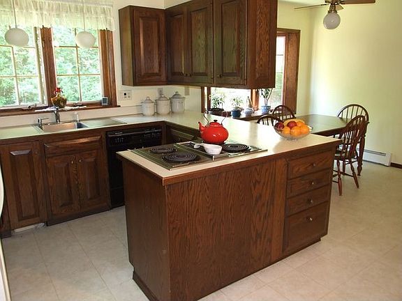 Kitchen and eat in area