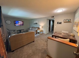 1819 4th St SW #2, Mason City, IA 50401