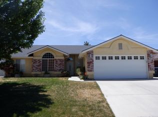 102 Mesquite Dr, Tehachapi, CA 93561
