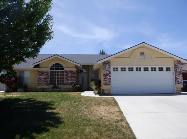 102 Mesquite Dr, Tehachapi, CA 93561