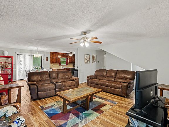 5th image of 5894 Sutton Dr