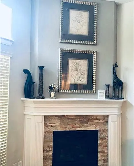Custom gas fireplace with remote control