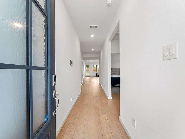 1210 Sugar Dr — Photo 4