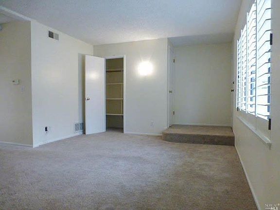 4th image of 111 Caspar Pl