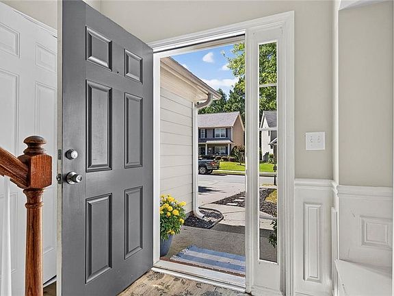 3rd image of 129 Hidden Lake Cir