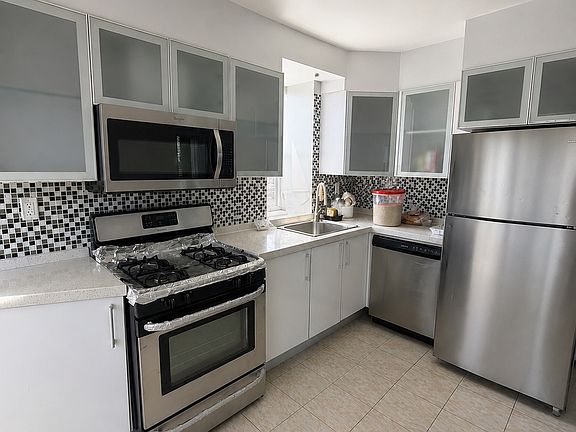 2nd image of 3364 Guider Ave #5