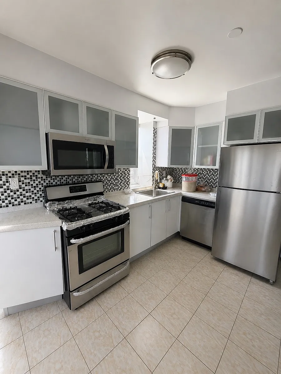 Building Photo - 3364 Guider Ave #5