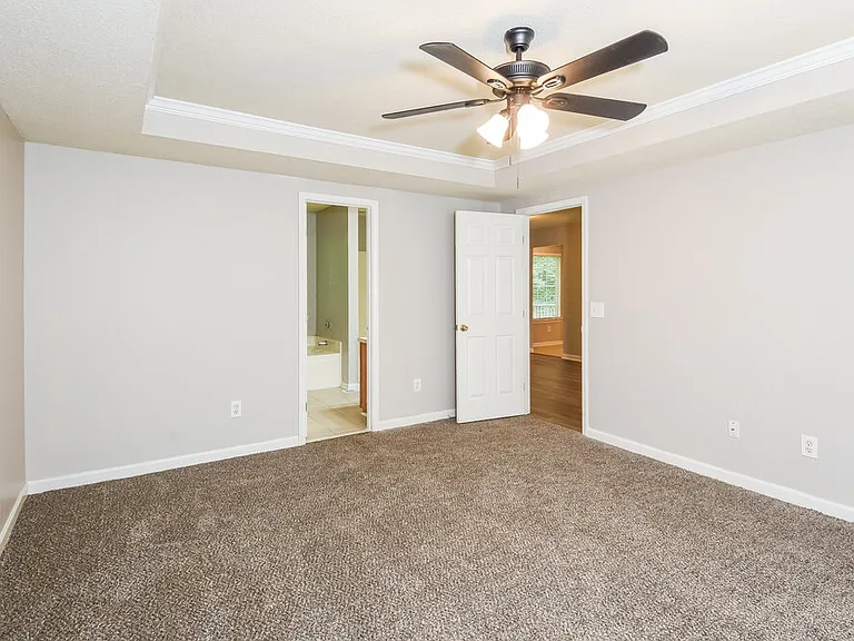 221 Martins Ct — Photo 10