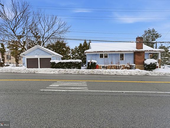 3rd image of 358 Oak Rd