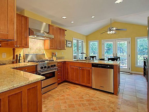 4th image of 6715 Williams Dr