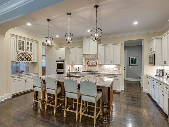 3rd image of 2200 Georgian Cir