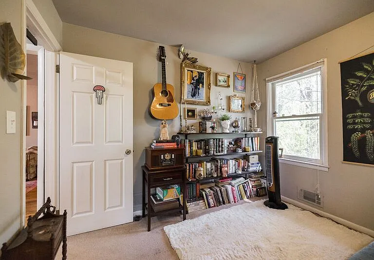 2227 S Milledge Ave — Photo 10