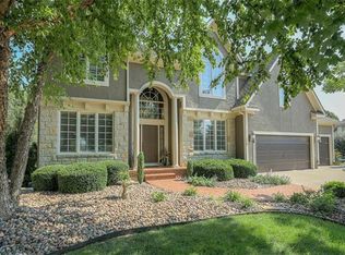 9015 Pine St, Lenexa, KS 66220