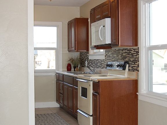 2nd image of 291 I St