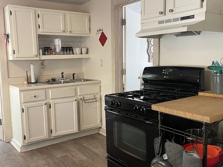 51 Emily Dr — Photo 9