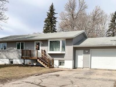 1203 Greenwood St E, Thief River Falls, MN, 56701