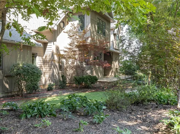 671 N Sequoyah Dr, Fayetteville, AR 72701