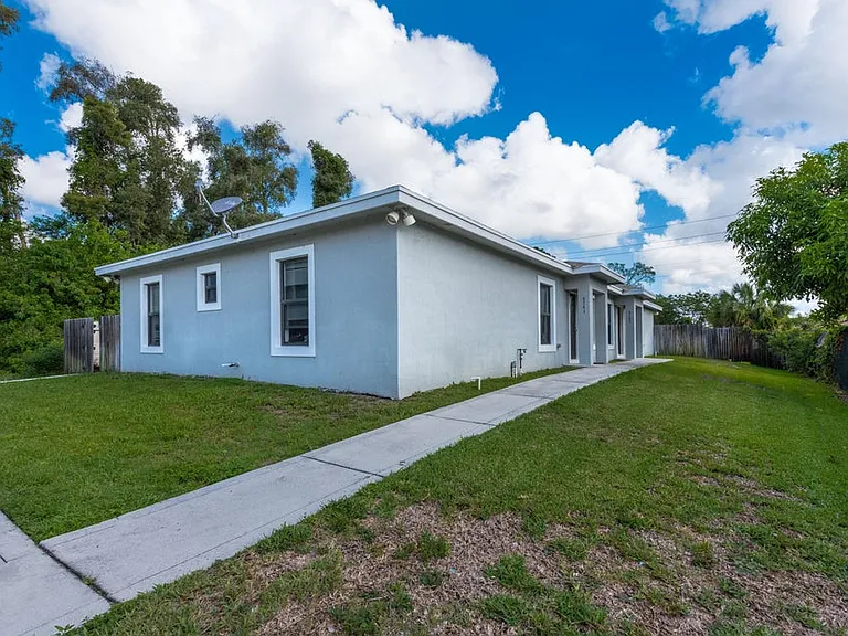 4743 Myla Ln — Photo 2