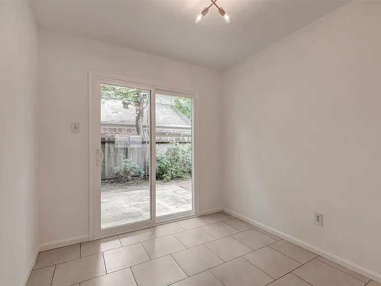 6 Green Slope Pl — Photo 21