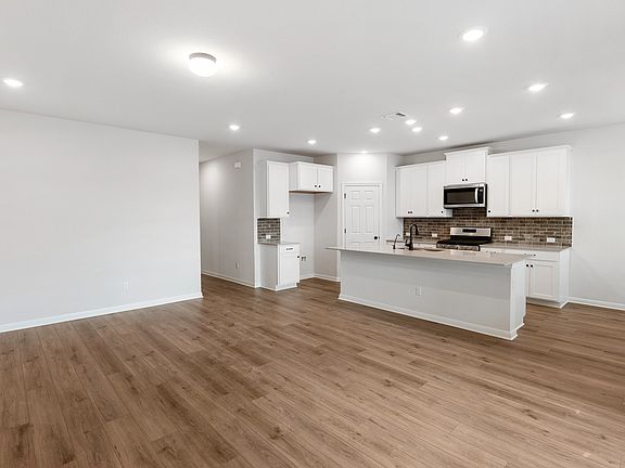 The Colony - Cartwright Interior Image 4