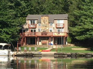 1198 Lakeview Dr W, Lake Ariel, PA 18436