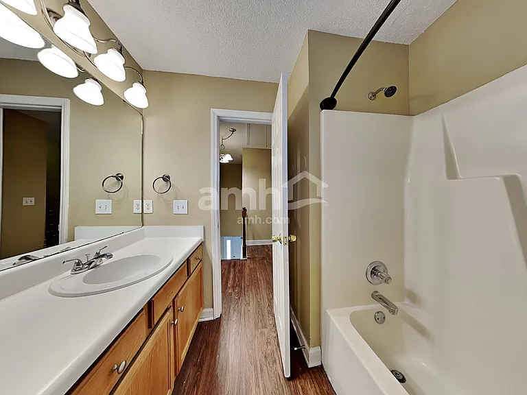 946 E Durness Ct — Photo 14