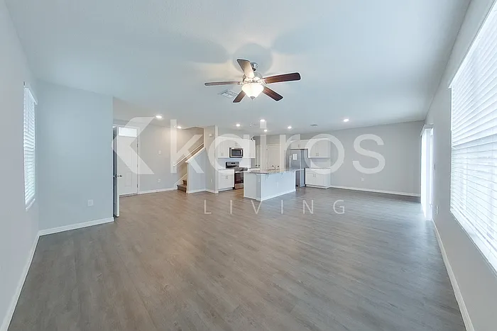 4 bed, 2.5 bath, 2007 sqft, $2,175 — Photo 2