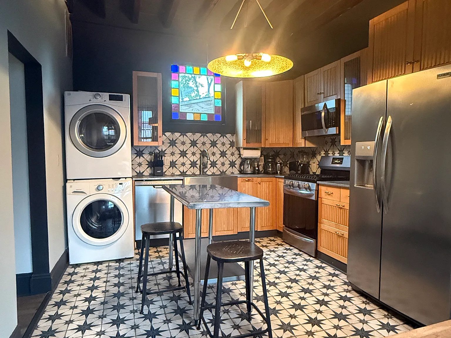 3 bed, 1100 sqft, $2,395 — Photo 1
