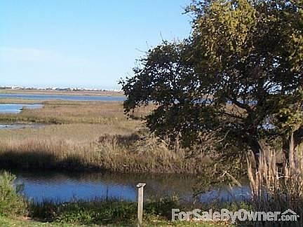 2nd image of 637 Hickory Point Rd