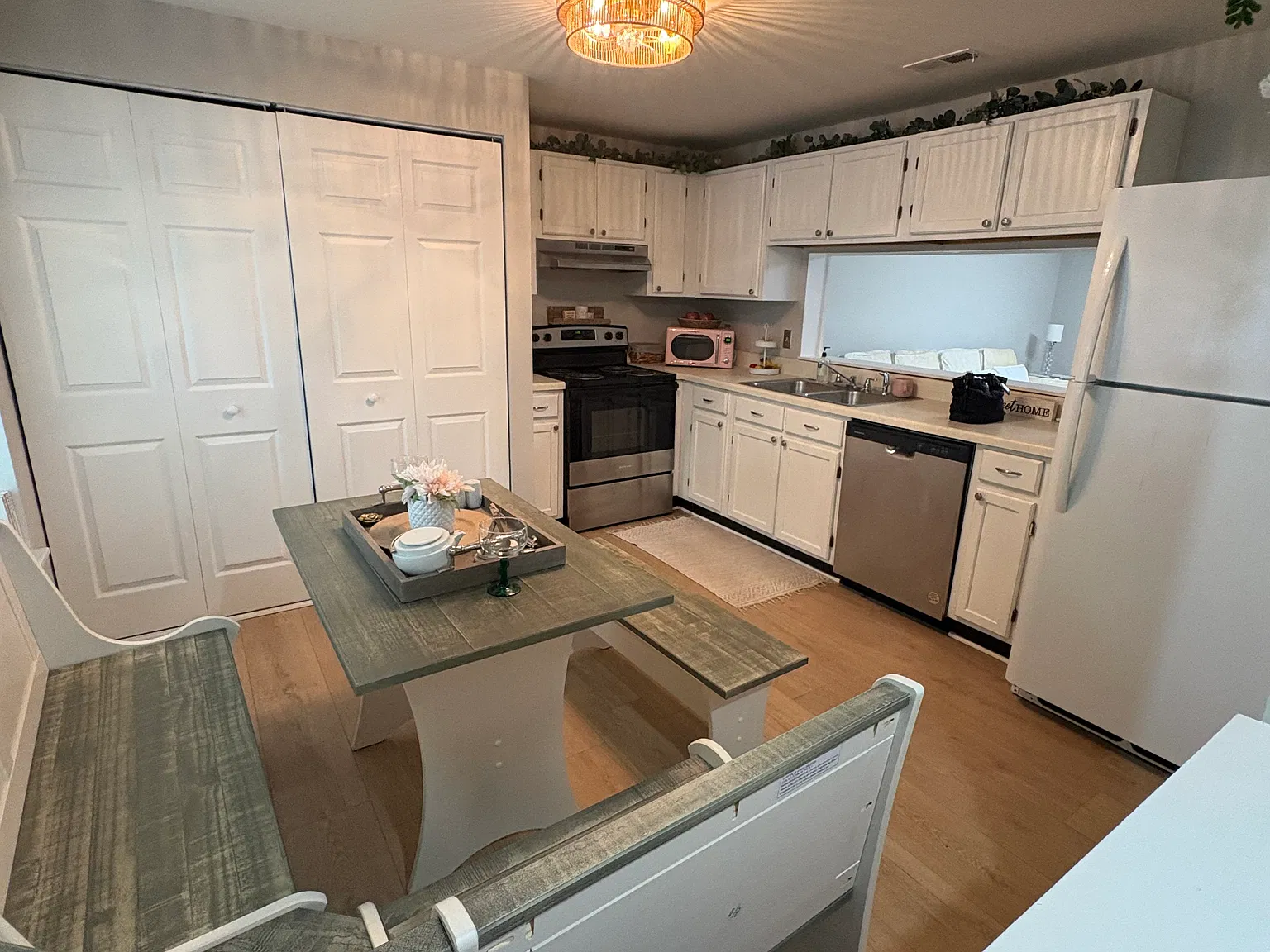 2 bed, 2.5 bath, 1273 sqft, $1,475 — Photo 2