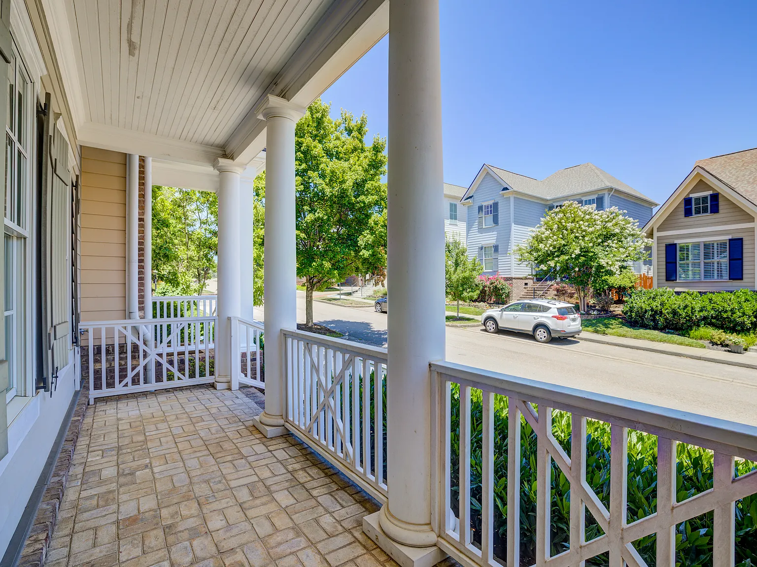 3 bed, 3.5 bath, 2770 sqft, $4,650 — Photo 4