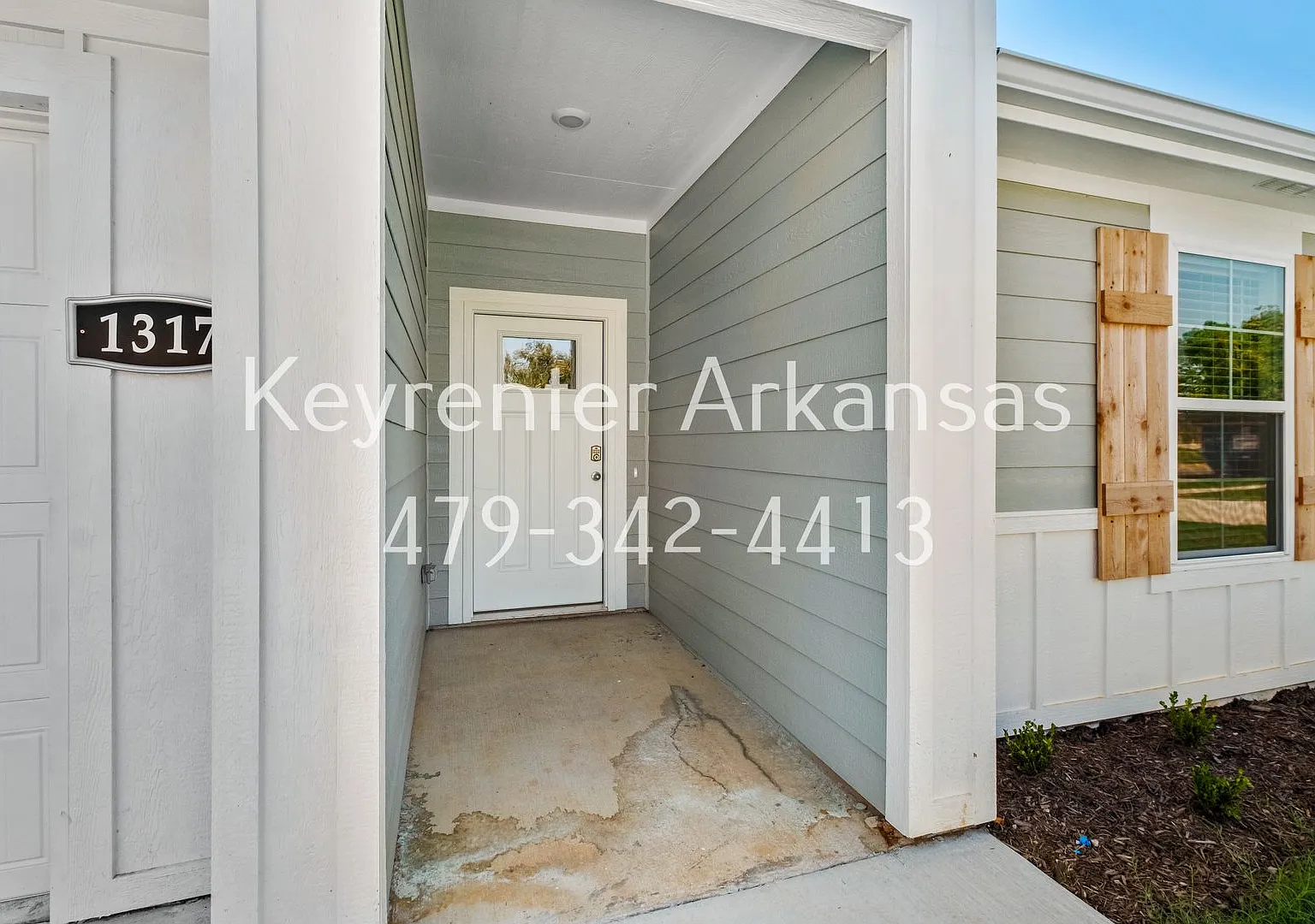 Beautiful, Brand New 4/2 in Gentry! — Photo 4