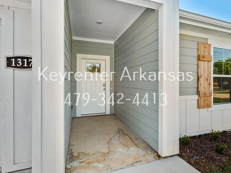1317 Bates St — Photo 4