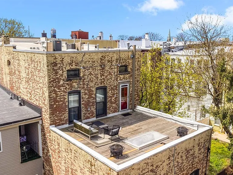 46 Irving St #2R — Photo 7