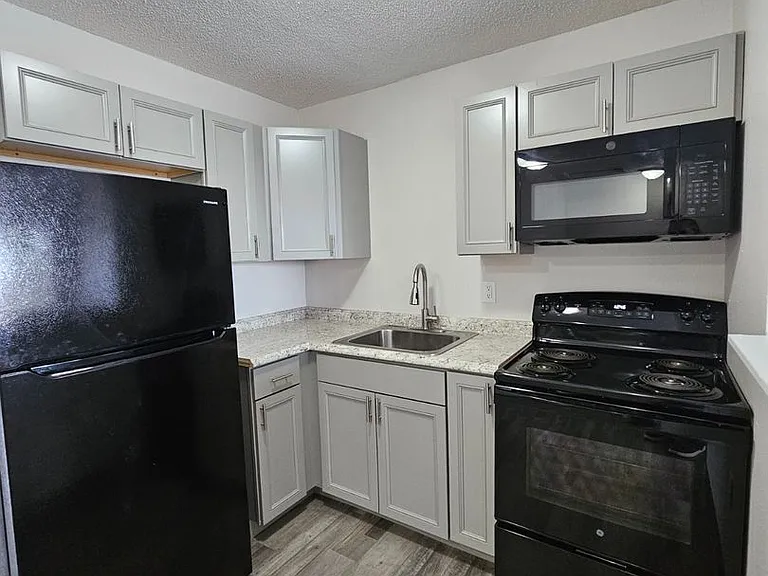 Cedar Rapids 444-Unit (Southview) — Photo 14
