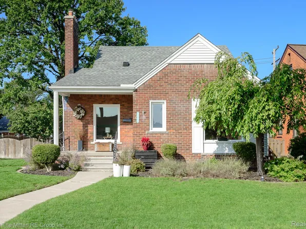 1512 15th St, Wyandotte, MI 48192