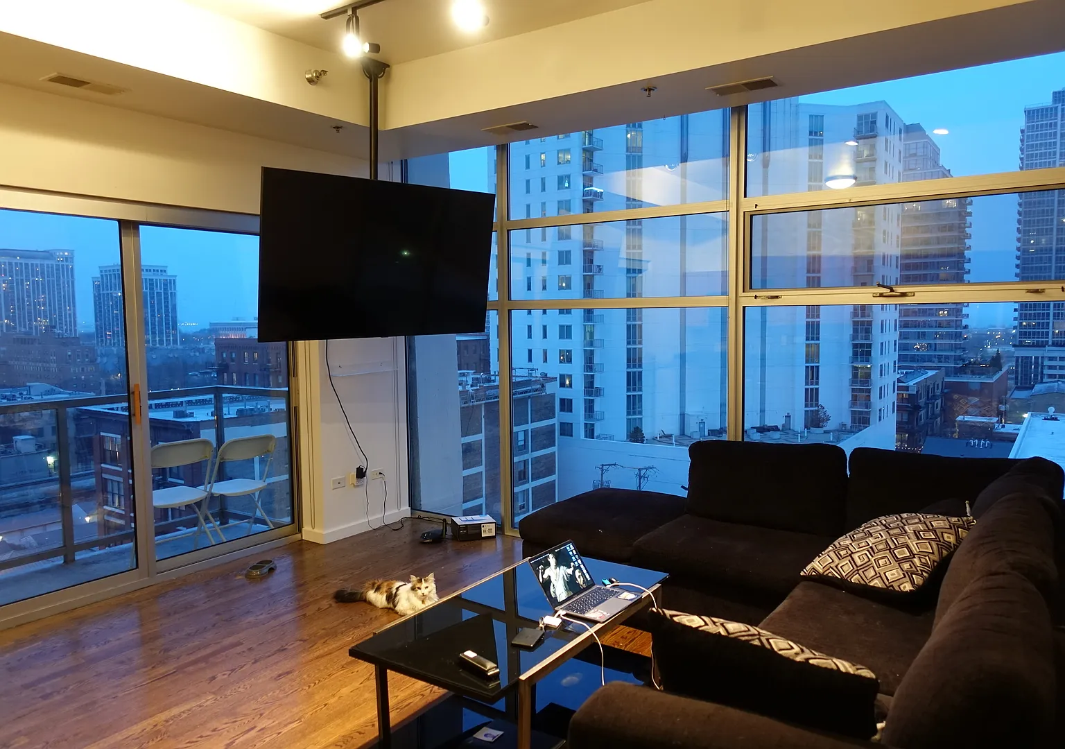 2 bed, 1020 sqft, $2,750 — Photo 3