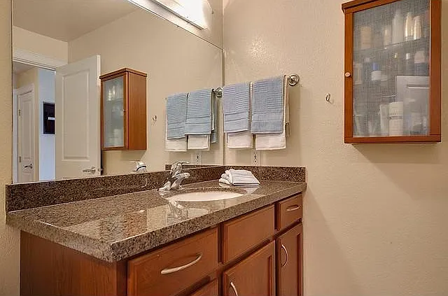 430 Bellevue Way SE #204 — Photo 9