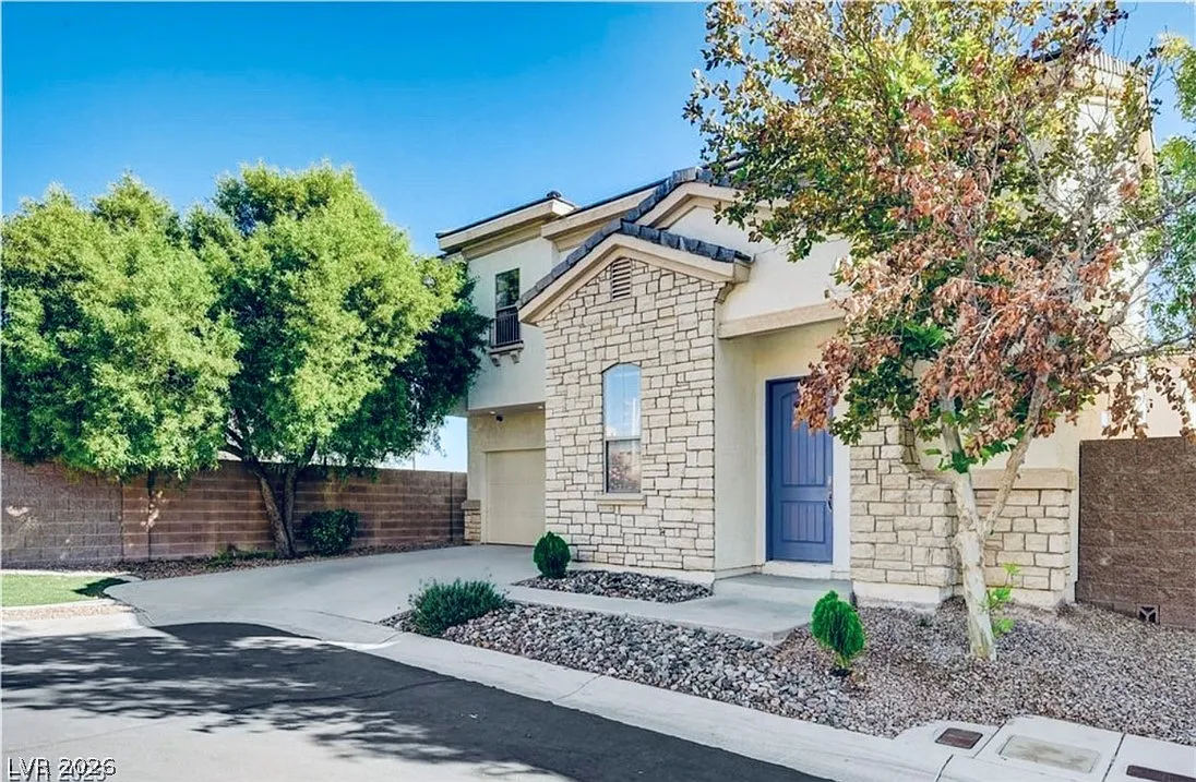 3 bed, 2.5 bath, 1529 sqft, $2,295 — Photo 2