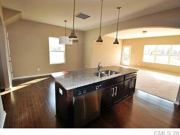 3rd image of 713 Sherman Ct #17