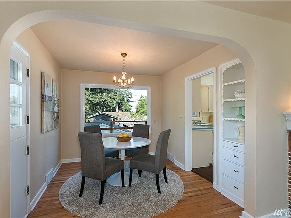 5th image of 10733 Palatine Ave N