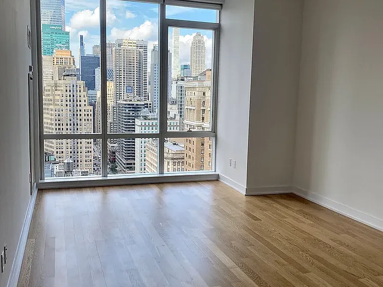 885 6th Ave #38E — Photo 2