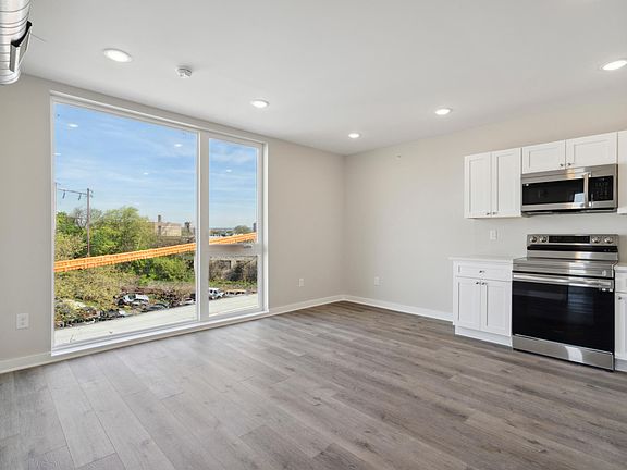 5th image of 5300 Whitby Ave #410