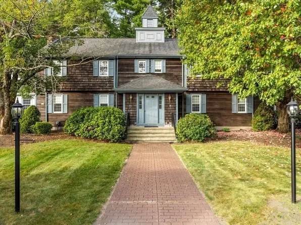 26 Camelot Ct Unit 26, Stoughton, MA 02072