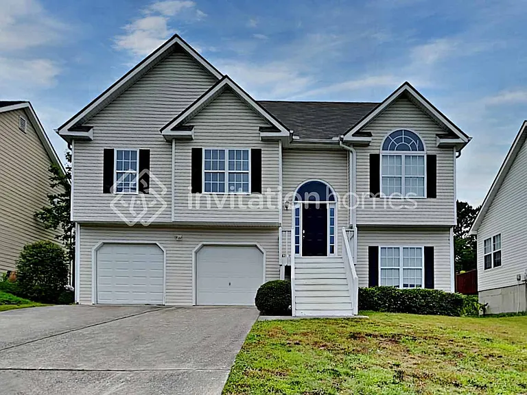 73 Richmond Dr — Photo 1