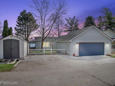 1008 Sunrise Park St, Howell, MI, 48843