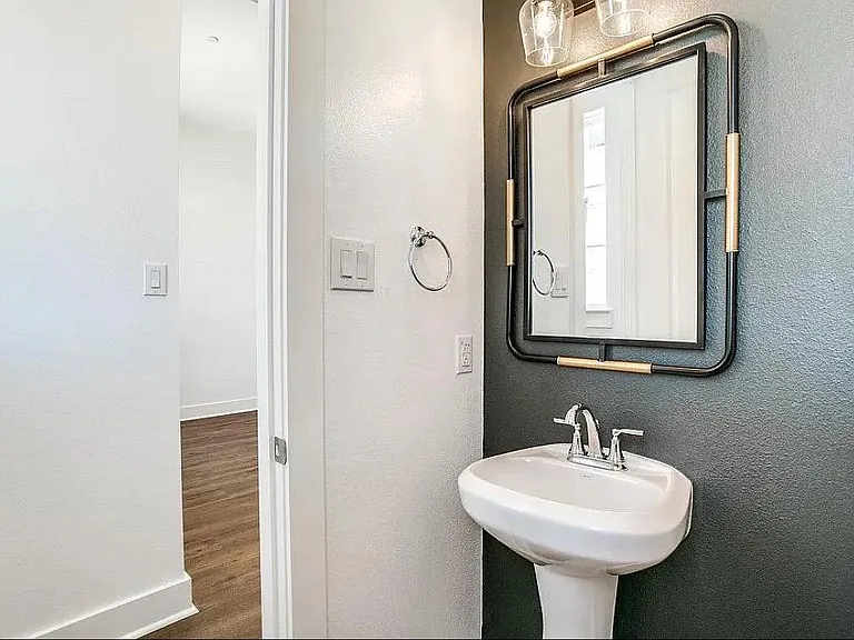 13325 Bee St #403 — Photo 12