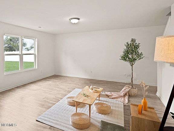 4th image of 1017 Ellery Drive
